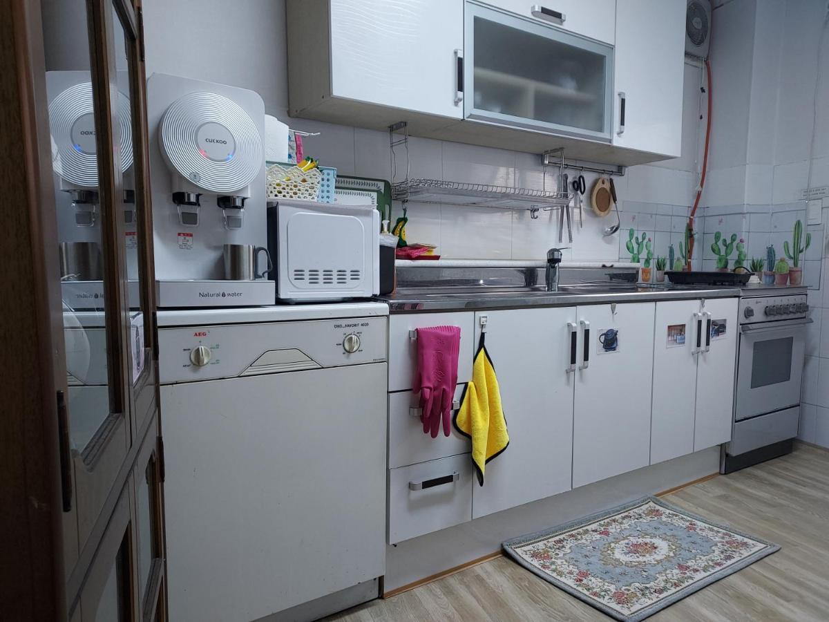 J&J Guesthouse جيونجو المظهر الخارجي الصورة